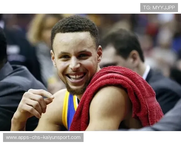 库里训练被偷拍出奇葩姿势，网友模仿成潮流