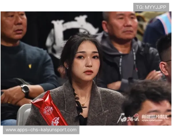 球迷暴动：主场战术不满引发观众抗议行动